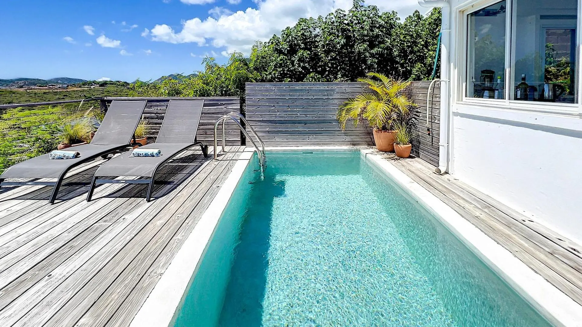 Vakantiehuis Paradise View, Creole House With Private Pool Quarter of Orleans Sint Maarten